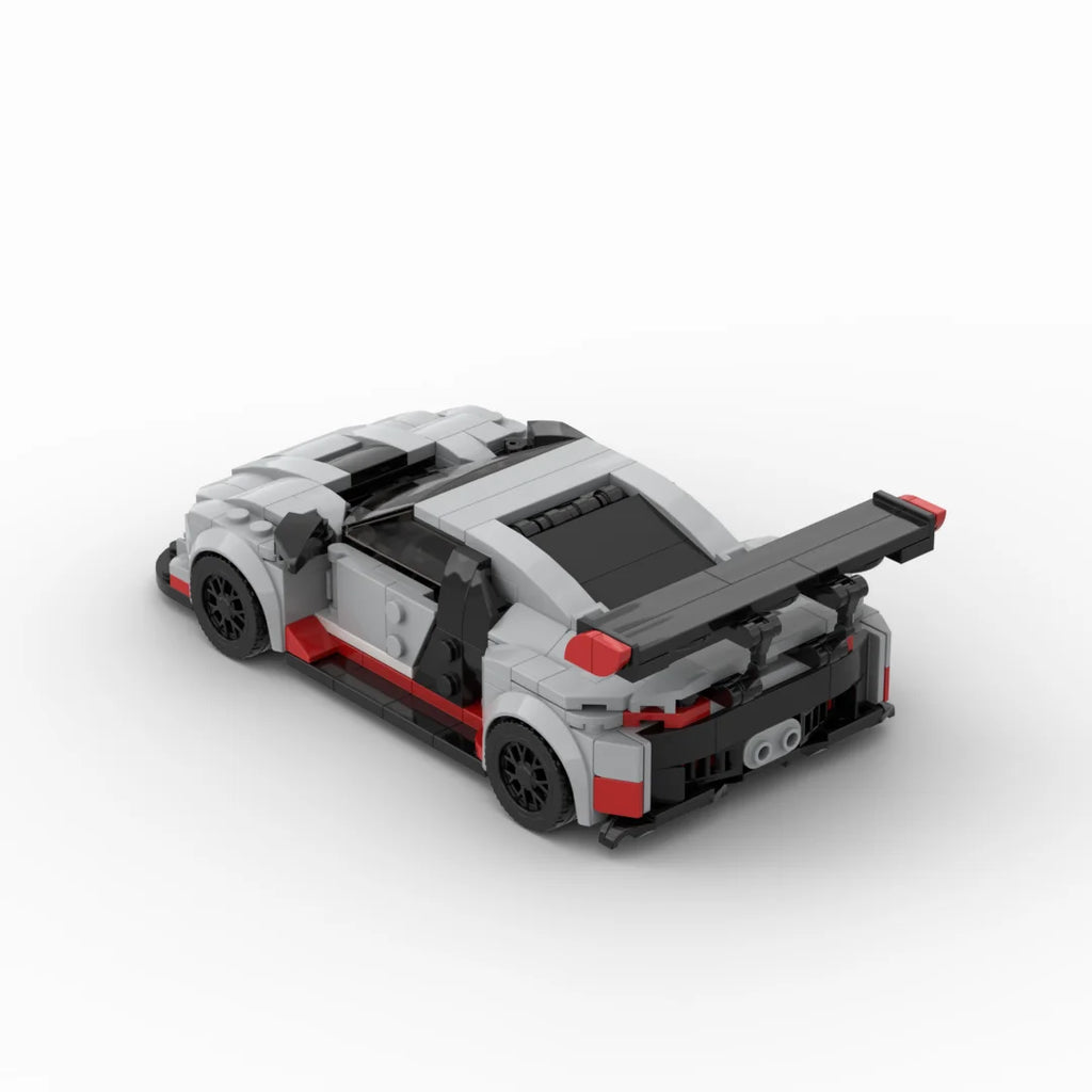 R8 GT