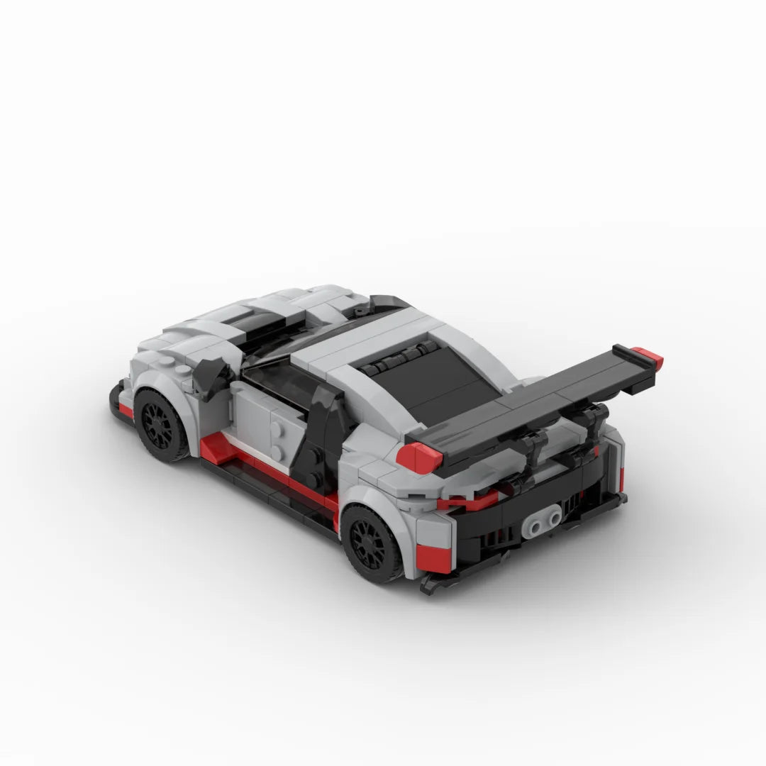 R8 GT