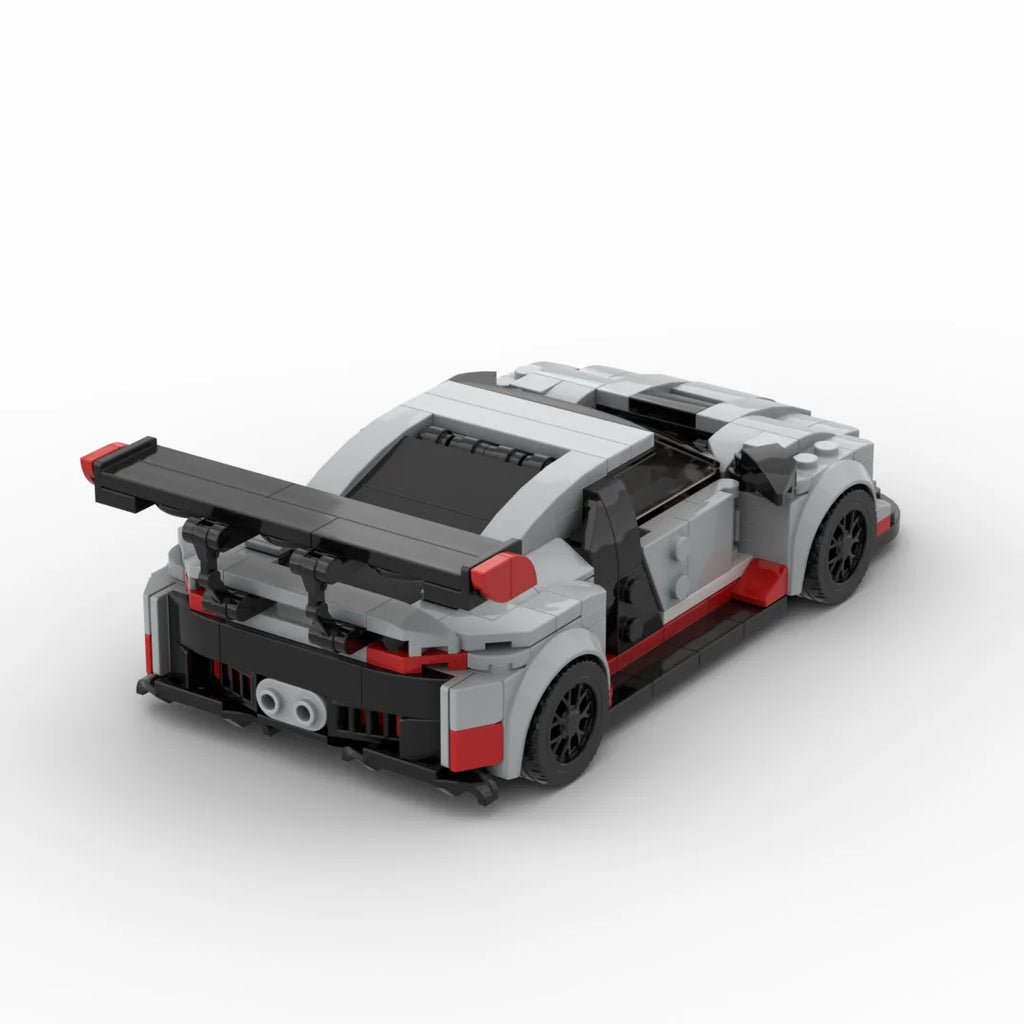 R8 GT